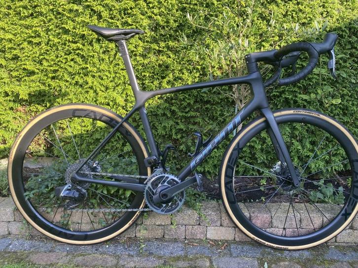 ZGAN: Giant TCR Advanced Sl 0 Disc Sram Red M/L Raw Carbon, Fietsen en Brommers, Fietsen | Racefietsen, Zo goed als nieuw, Giant