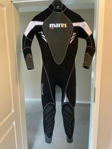 2 wetsuits Mares 3mm mt 6 (dame en heer)