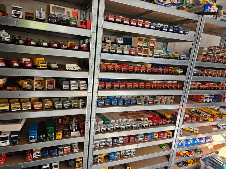 Diverse Siku en lion car vrachtauto miniaturen, Hobby en Vrije tijd, Modelauto's | 1:50, Zo goed als nieuw, Bus of Vrachtwagen