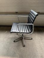 6x ICF EA108 Leder Eames aluminium chair, Zwart, Leer, Ophalen of Verzenden, Zo goed als nieuw