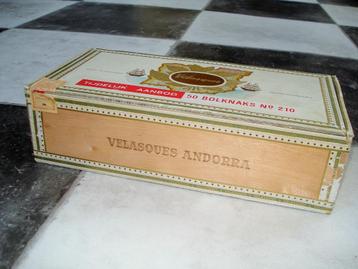 Oude houten sigarendoos bolknaks - B25,5xD12,5xH7cm beschikbaar voor biedingen