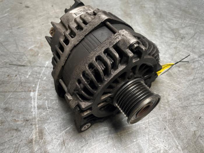 Dynamo van een Opel Vivaro, Auto-onderdelen, Motor en Toebehoren, Opel, Gebruikt, 3 maanden garantie, Ophalen of Verzenden