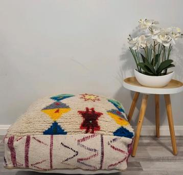 Neon vintage poef, berber zitkussen incl.verzending beschikbaar voor biedingen