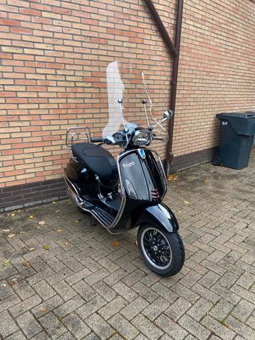 Vespa Sprint 2015 beschikbaar voor biedingen