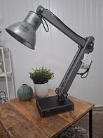 Industriële metalen tafellamp grijs met verstelbare knikarm, 50 tot 75 cm, Nieuw, Ophalen of Verzenden, Metaal