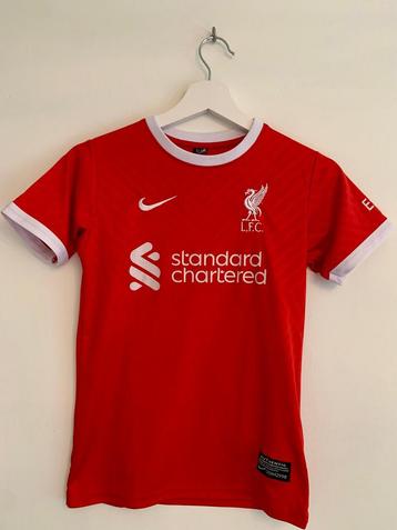 Liverpool FC shirt + broekje maat 9-10 jaar beschikbaar voor biedingen