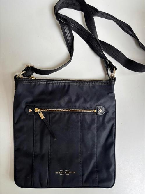 Zo goed als nieuw. Cross body tas Hilfiger. Zwart, Sieraden, Tassen en Uiterlijk, Tassen | Schoudertassen, Zo goed als nieuw, Zwart