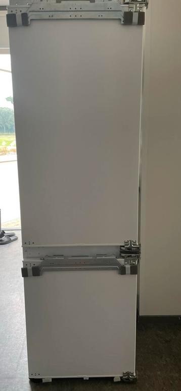 Samsung Inbouw koelkast met vriezer beschikbaar voor biedingen