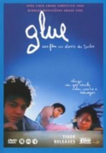 Glue [2439] beschikbaar voor biedingen