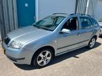 Skoda Fabia 1.4 Combi 55KW 2004 Grijs | Airco | Trekhaak |, Voorwielaandrijving, 74 pk, Zwart, 4 cilinders