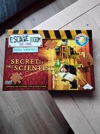 Escape Room: Secret of the Scientist - Puzzle Adventures, Identity Games, Een of twee spelers, Ophalen of Verzenden, Zo goed als nieuw