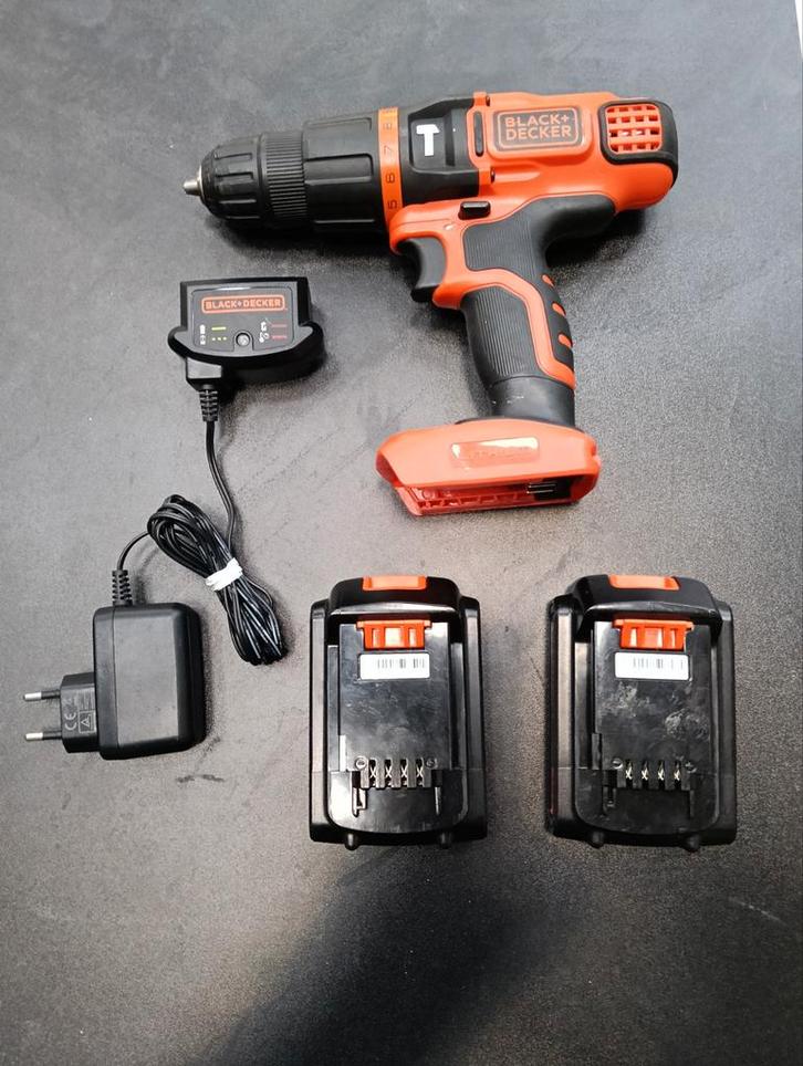 Accuboormachine + 2 accu's, Doe-het-zelf en Verbouw, Gereedschap | Boormachines, Zo goed als nieuw, Overige typen, Klopboormechanisme