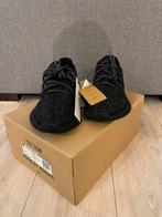 Nieuw in doos! Yeezy 350 Pirate Black maat 40 2/3, Ophalen, Zwart, Nieuw, Sneakers of Gympen