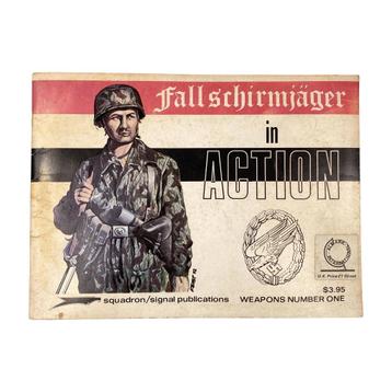 Fallschirmjager in Action (Weapons No. 1) Paperback – 1973 beschikbaar voor biedingen