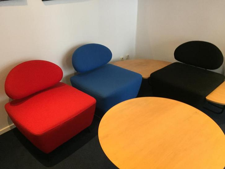 Design STACCATO Zitje van “IQ Modern”, 3 Stoelen en 3 Tafels, Huis en Inrichting, Fauteuils, Gebruikt, 50 tot 75 cm, 75 tot 100 cm