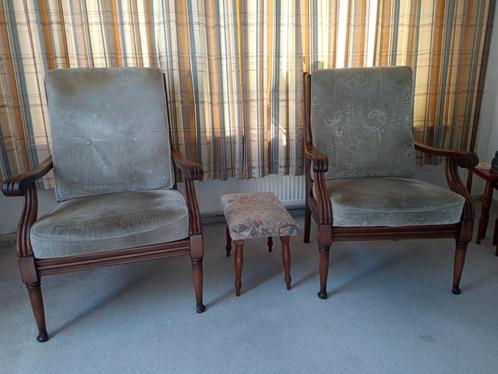 Twee fauteuils met poef/voetenbank, Huis en Inrichting, Fauteuils, Gebruikt, Hout, Stof, 50 tot 75 cm, 75 tot 100 cm, Ophalen