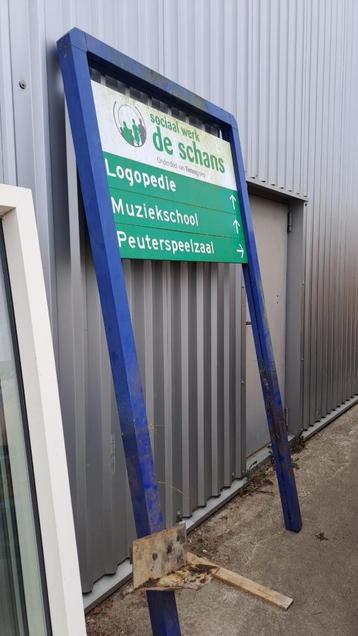 Wegwijzerbord aluminium informatiebord beschikbaar voor biedingen