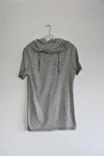 T-Shirt Grijs met Capuchon Revelation mt M (G11), Kleding | Heren, T-shirts, Maat 48/50 (M), Ophalen of Verzenden, Zo goed als nieuw