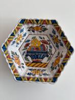 Antieke Makkum Schaal met Bloemmotief, Fries Aardewerk, Ophalen of Verzenden