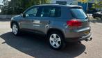 Volkswagen Tiguan 2016 Grijs, Automaat, Zwart, 4 cilinders, 1984 cc