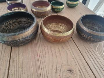 Restpartij klankschalen, vanaf 15 euro per stuk. beschikbaar voor biedingen