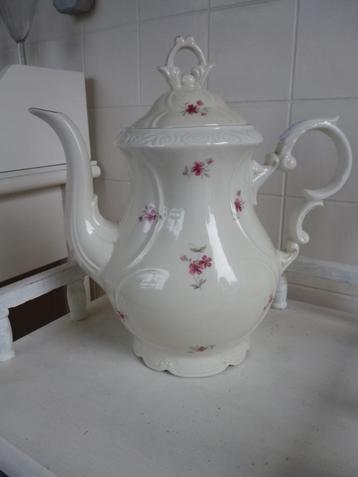 Brocante koffie/thee pot beschikbaar voor biedingen