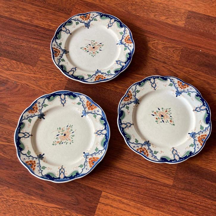 Makkum 6015 aardewerk 3 borden diameter 23 cm, Antiek en Kunst, Antiek | Servies los, Ophalen of Verzenden