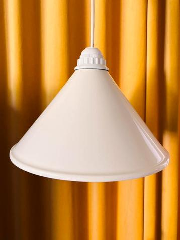 Vintage metalen hanglamp beschikbaar voor biedingen