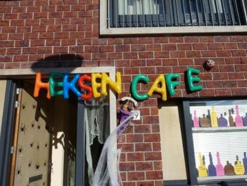 Halloween thema opblaas letters heksen cafe