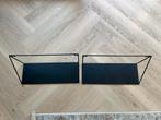 Twee metalen wandplankjes, prijs per set van twee, Ophalen of Verzenden, Zo goed als nieuw