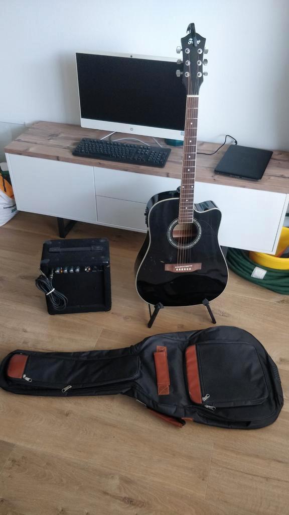 Zwarte Western Gitaar met Versterker en Tas, Nieuwe Snaren, Muziek en Instrumenten, Snaarinstrumenten | Gitaren | Akoestisch, Zo goed als nieuw