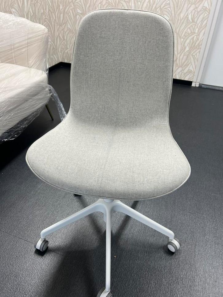 Langfjall stoel beige, Huis en Inrichting, Bureaustoelen, Zo goed als nieuw, Beige, Ophalen
