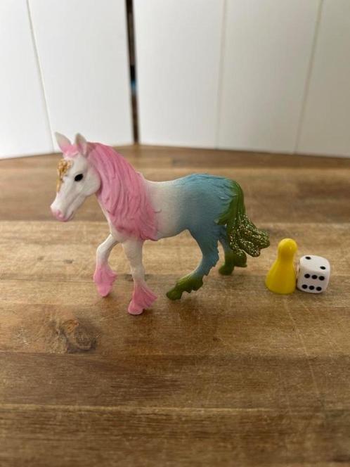 Schleich 70529 Surahs gevederd veulen, Verzamelen, Poppetjes en Figuurtjes, Zo goed als nieuw, Ophalen of Verzenden