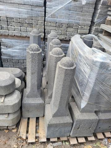 Gebruikte beton sierpalen  beschikbaar voor biedingen