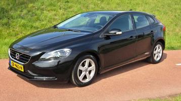Volvo V40 1.6 T2 Handgeschakeld - Stoelverwarming -Trekhaak  beschikbaar voor biedingen
