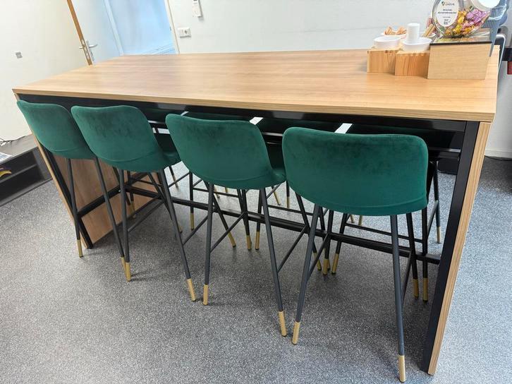 Bar met 8 Stoelen - Stijlvol en Compleet!, Huis en Inrichting, Stoelen, Gebruikt, Vijf, Zes of meer stoelen, Hout, Overige kleuren