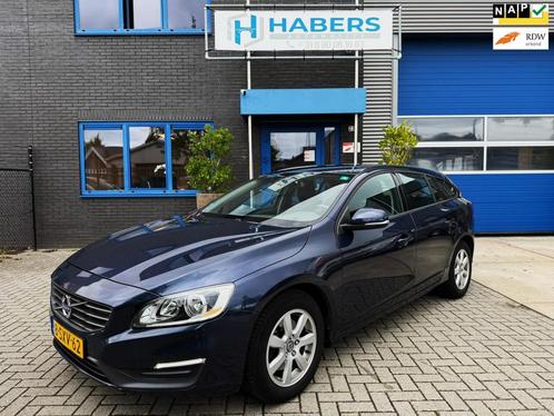 Volvo V60 1.6 D2 Summum 114PK|Origineel NL|Navigatie|Trekhaa, Auto's, Volvo, Bedrijf, Te koop, V60, ABS, Airbags, Airconditioning