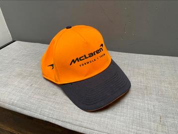 Mclaren pet *official F1 merchandise* beschikbaar voor biedingen