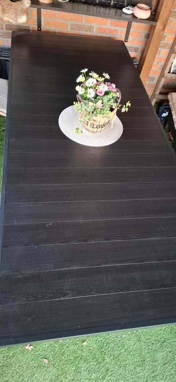 Buitentafel tuintafel tafel buiten  beschikbaar voor biedingen