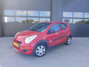 Suzuki Alto gt 1.0 2011 Rood beschikbaar voor biedingen