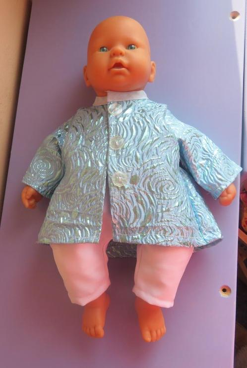 Chou Chou pop 36c poppenkleertjes poppenkleding jasje 38, Kinderen en Baby's, Speelgoed | Poppen, Nieuw, Babypop, Ophalen of Verzenden