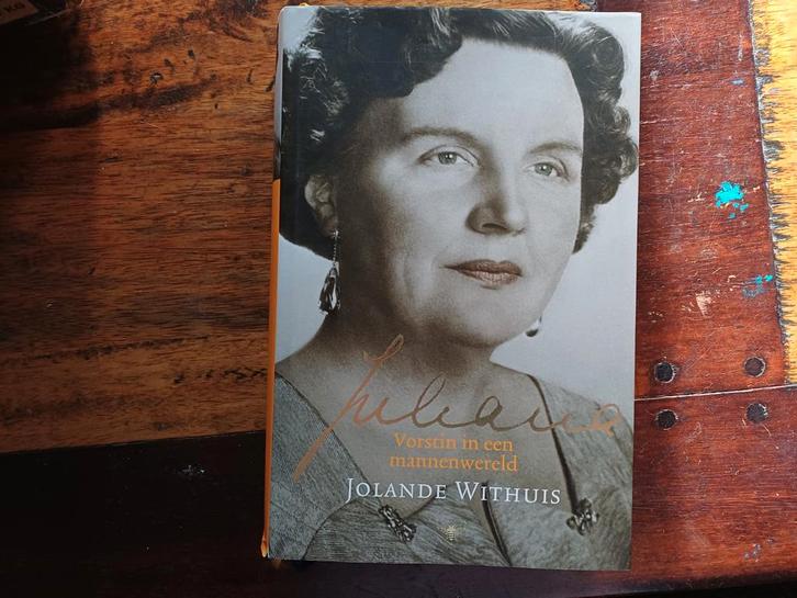 Jolande Withuis - Juliana, Boeken, Biografieën, Zo goed als nieuw, Ophalen of Verzenden