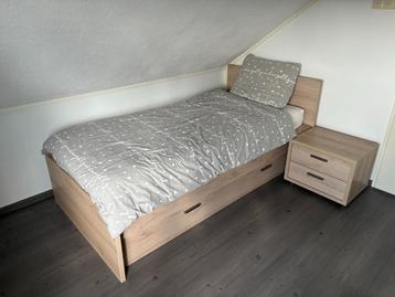 Complete éénpersoons slaapkamer beschikbaar voor biedingen