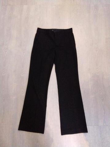Prachtige pantalon merk Zara maat 40 beschikbaar voor biedingen