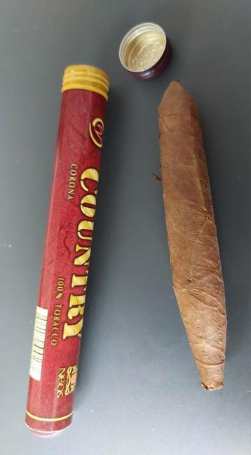 oude Country corona sigaar in koker beschikbaar voor biedingen
