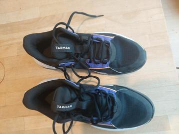 Basketbalschoenen maat 40 beschikbaar voor biedingen
