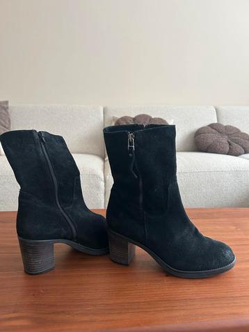 Stoere zwarte laarsjes maat 37 - bijna nieuw! beschikbaar voor biedingen
