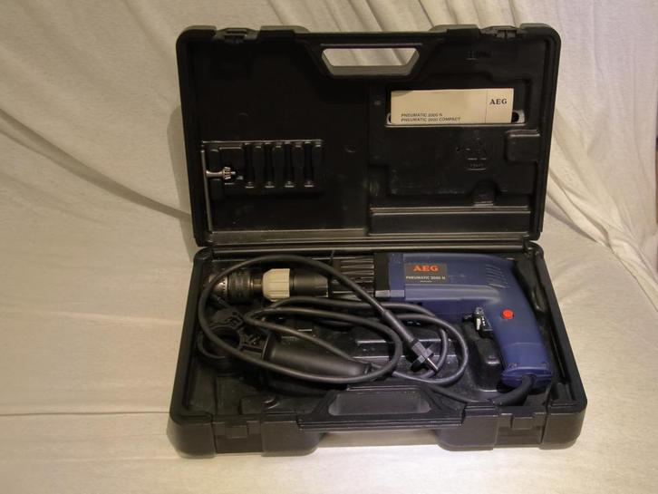 AEG boorhamer, Doe-het-zelf en Verbouw, Gereedschap | Boormachines, Zo goed als nieuw, Boor- en/of Breekhamer, 600 watt of meer