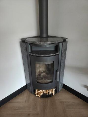 Haas & Sohn Houtkachel Hoekmodel  beschikbaar voor biedingen