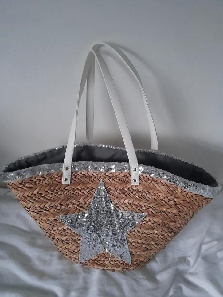 Rieten shopper / strandtas met zilveren ster, Sieraden, Tassen en Uiterlijk, Tassen | Damestassen, Nieuw, Shopper, Beige, Ophalen of Verzenden